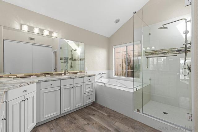 12071 Caminito Corriente, San Diego CA: https://media.crmls.org/mediaz/09913d11-939a-4364-af5f-d961ff4684a1.jpg