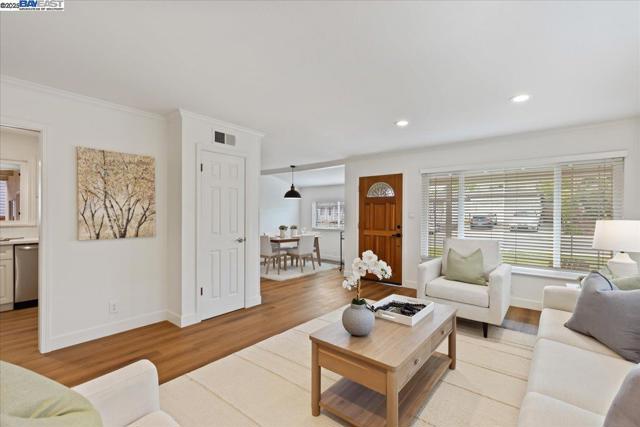19678 Bernal Street, Castro Valley CA: https://media.crmls.org/mediaz/09923628-e15c-47db-8833-ce6c3c3960ad.jpg