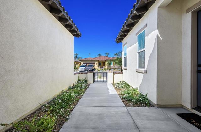 51720 Marquis Lane, La Quinta CA: https://media.crmls.org/mediaz/0992368b-c7bc-451c-98d3-997a2f432792.jpg