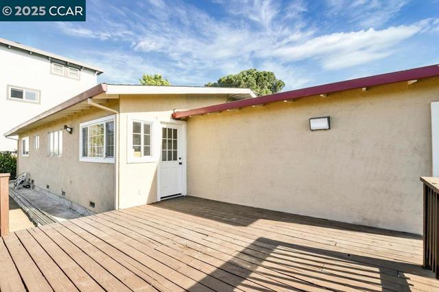 417 Lynn Ave, Antioch CA: https://media.crmls.org/mediaz/09930e37-c9fb-4735-9353-ecdfe31e6be1.jpg