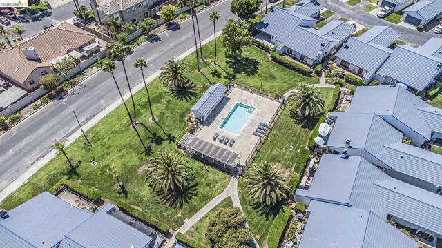 1550 Trawler St, Discovery Bay CA: https://media.crmls.org/mediaz/099318f8-d534-4d94-abcc-b7034c96ff53.jpg