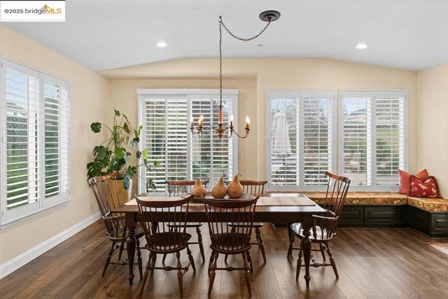 1164 Lexington Way, Livermore CA: https://media.crmls.org/mediaz/09938ec0-01d1-42bb-9649-cae46b864b1f.jpg