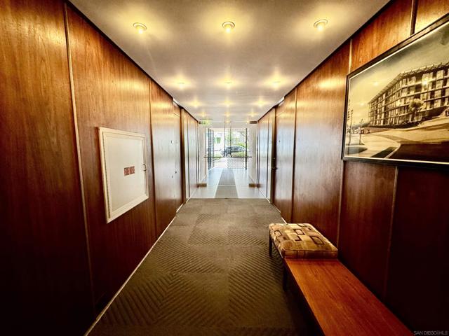 800 Prospect St, La Jolla CA: https://media.crmls.org/mediaz/0993c2a2-1889-49ad-91bb-139cee3fd378.jpg