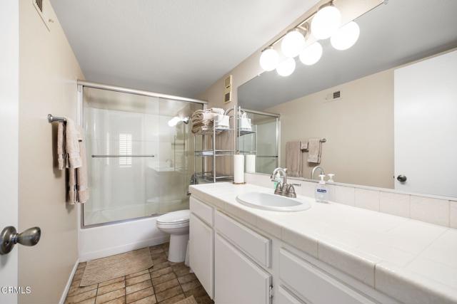 Detail Gallery Image 15 of 24 For 484 S Euclid #107,  Pasadena,  CA 91101 - 3 Beds | 2/1 Baths