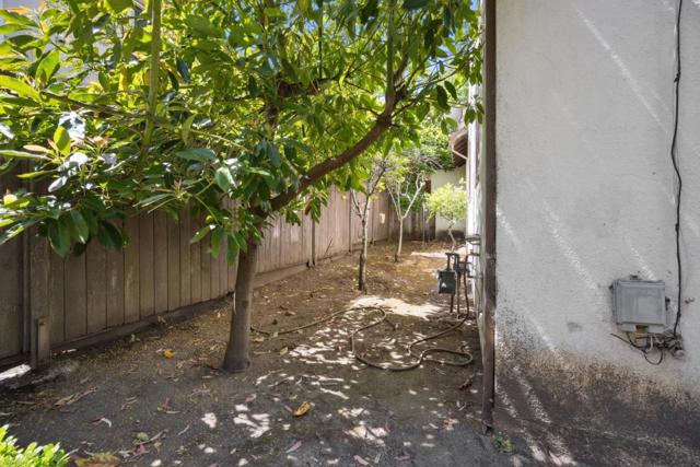 1516 Cortez Avenue, Burlingame CA: https://media.crmls.org/mediaz/0994bb47-7685-4813-8bad-2299bcd9fd85.jpg