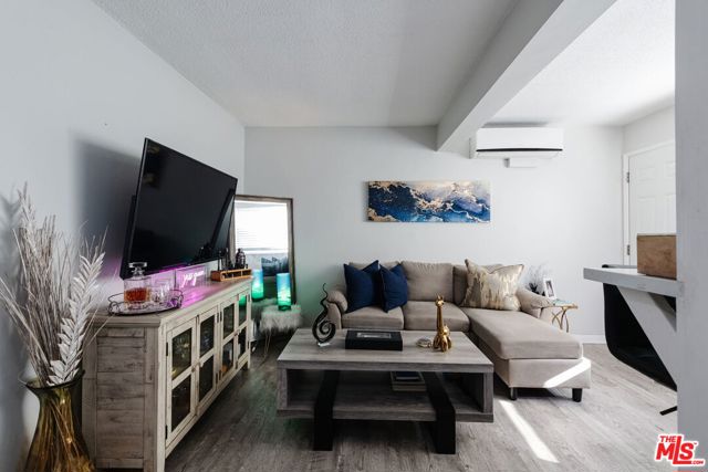 617 Westmount Drive, West Hollywood CA: https://media.crmls.org/mediaz/0994fb74-a8c0-4949-97bb-5d0331e01674.jpg