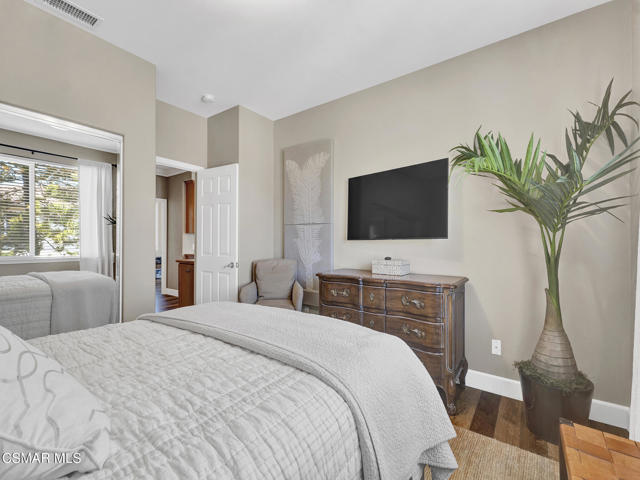 3865 Briar Ridge Court, Newbury Park CA: https://media.crmls.org/mediaz/0994ffcc-3c6b-4afc-9760-b99a32d06094.jpg