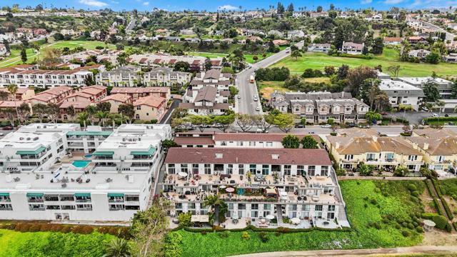 2544 Navarra Dr,  CA: https://media.crmls.org/mediaz/09956eba-c327-43ad-aef5-77cc7c8c367c.jpg