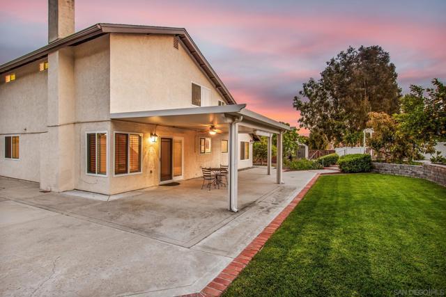 12216 Riesling Ct, San Diego CA: https://media.crmls.org/mediaz/09956ff9-6b2b-412c-a5c9-7fa3456a2fb8.jpg