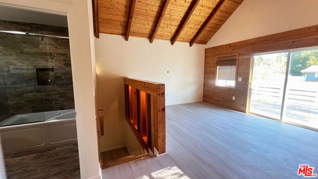 22111 Independencia Street, Woodland Hills CA: https://media.crmls.org/mediaz/09957cdf-4603-4ef8-9336-6c9f3833e5c1.jpg