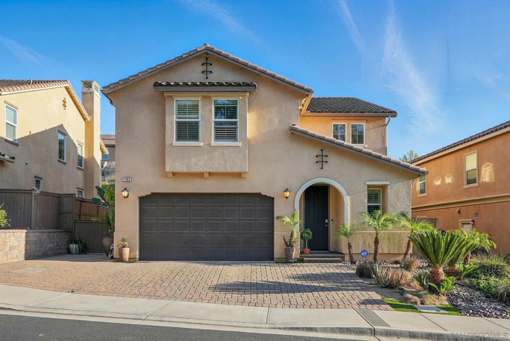1762 Avenida Regina