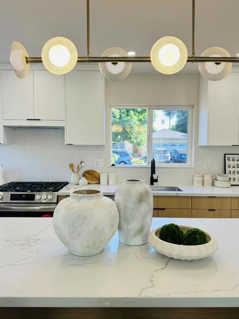 1129 Lexington Drive, Sunnyvale CA: https://media.crmls.org/mediaz/0995f816-0f98-45a0-aac8-af8b3effa560.jpg