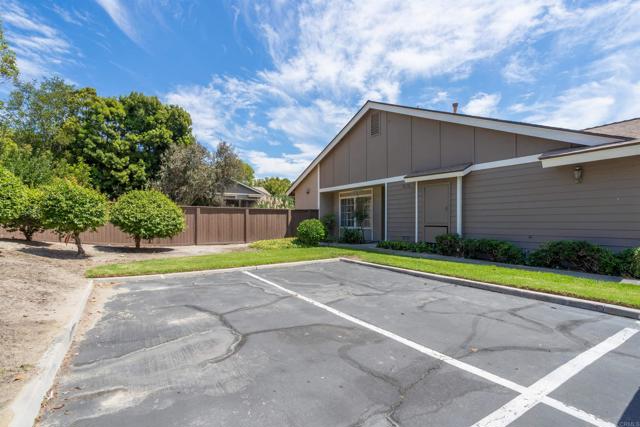 Detail Gallery Image 2 of 25 For 4526 Hartford Pl, Carlsbad,  CA 92010 - 2 Beds | 2 Baths