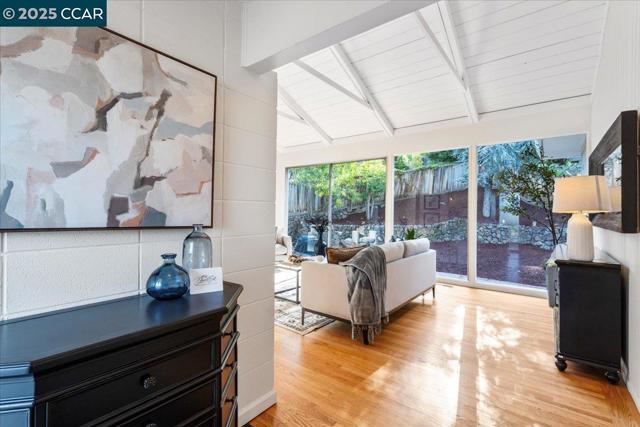 3503 Highland Ave, Redwood City CA: https://media.crmls.org/mediaz/09968ba6-b009-4bc2-a039-dfaf14281b85.jpg