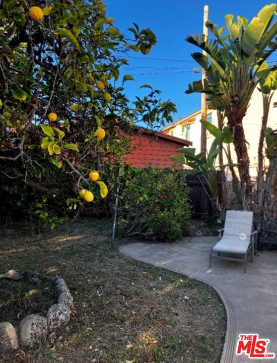 41 W Warner Street, Ventura CA: https://media.crmls.org/mediaz/0996f800-be1e-496e-9ee1-00f3504d586a.jpg
