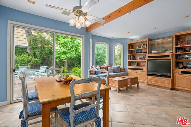 17152 Avenida De Santa Ynez, Pacific Palisades CA: https://media.crmls.org/mediaz/0997ee89-2d99-48ba-b3b7-59a8b99525e1.jpg