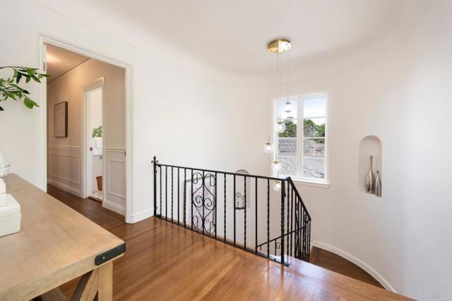 526 W Poplar Avenue, San Mateo CA: https://media.crmls.org/mediaz/09984f9c-500c-4f92-b5ca-91e50b2ef164.jpg