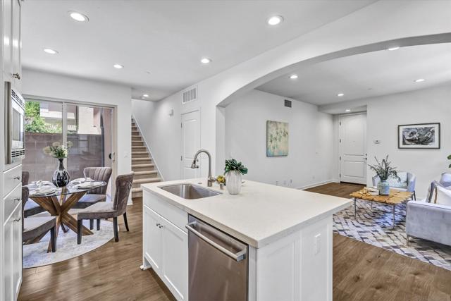 71 Kestrel, Irvine CA: https://media.crmls.org/mediaz/0998739d-8ac3-4f4f-862d-1186fb116fba.jpg