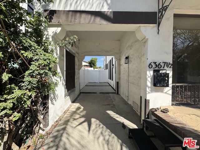6367 W 6th Street, Los Angeles CA: https://media.crmls.org/mediaz/09992cfd-07fa-4613-bbf6-898c6c759674.jpg