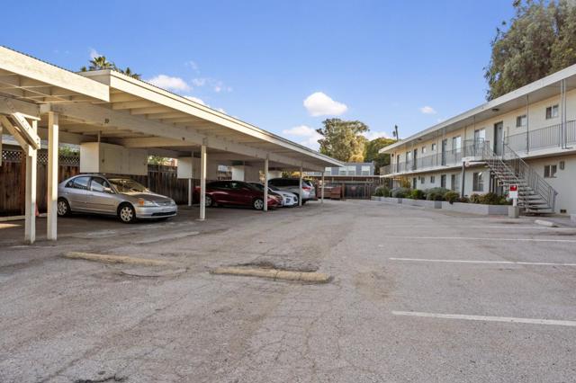 655663 Moorpark Way, Mountain View CA: https://media.crmls.org/mediaz/0999a4a1-bd23-43bb-8776-0eeef94fa497.jpg