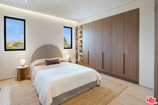 3731 Wasatch Avenue, Los Angeles CA: https://media.crmls.org/mediaz/099a6377-74f3-469f-a3c2-a270b9707d13.jpg