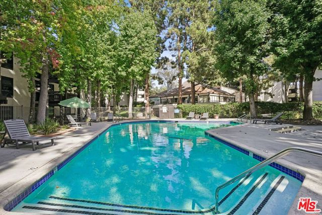 8640 Gulana Avenue, J2016 photo 47