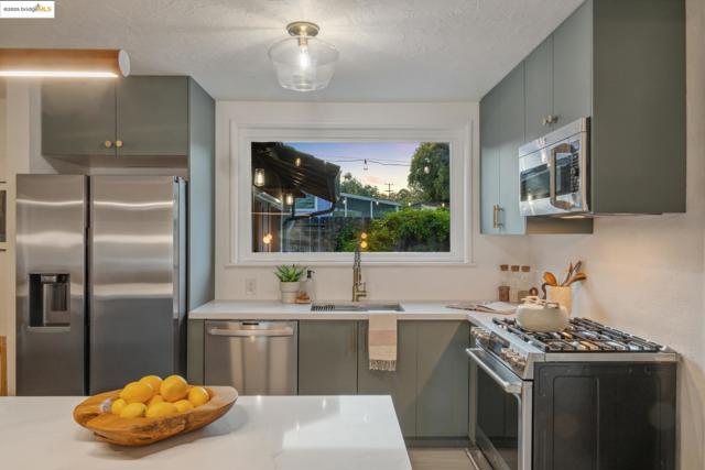 Image 43 of 60 For 2069 Horne St