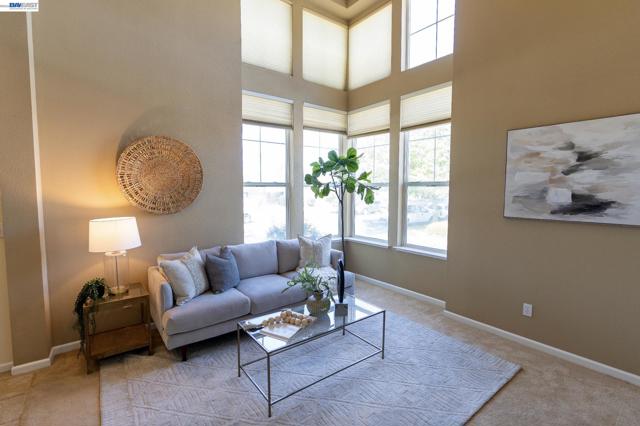 742 N 6th St, San Jose CA: https://media.crmls.org/mediaz/099b7147-f8a7-42ca-99a1-9360f633ac1c.jpg