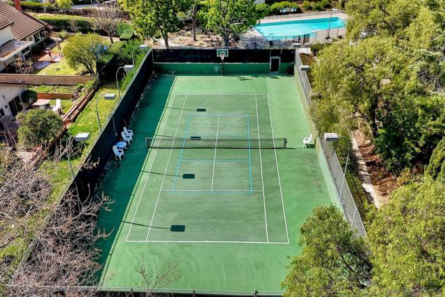 17240 Cuvee Ct, Poway CA: https://media.crmls.org/mediaz/099c0351-7ec2-4292-a4b2-e83f3d7a200e.jpg