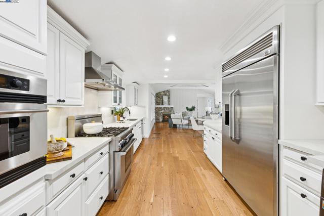 55 Cora Ct, Walnut Creek CA: https://media.crmls.org/mediaz/099c7526-0dee-48a0-bfda-cf48773cc4ec.jpg