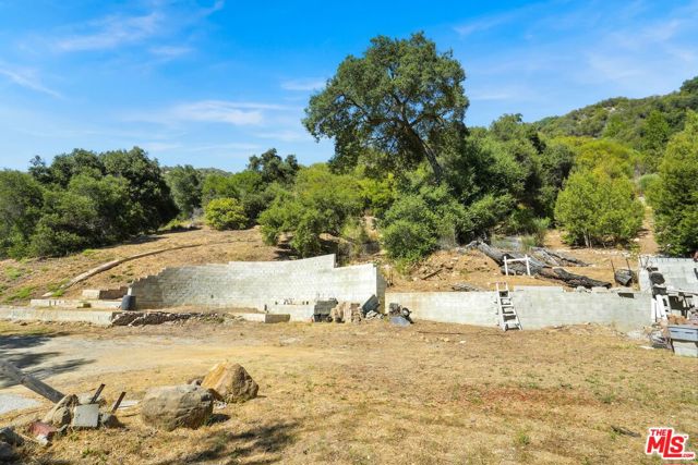 774 Old Topanga Canyon Road, Topanga CA: https://media.crmls.org/mediaz/099d1623-d228-4ab5-9b35-3551cab63df7.jpg
