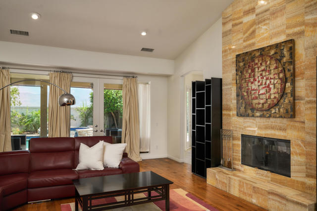 9 Cartier Court, Rancho Mirage CA: https://media.crmls.org/mediaz/099d419b-aa75-4c8f-86d0-380ae879c15e.jpg