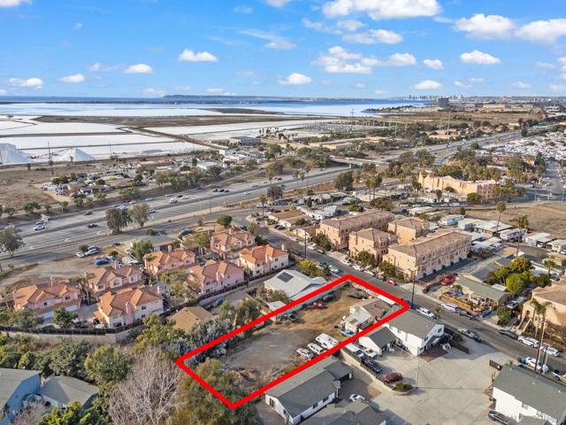 799 Ada St, Chula Vista CA: https://media.crmls.org/mediaz/099e07f7-5d21-4b1b-ba5e-f4d73b0953bf.jpg