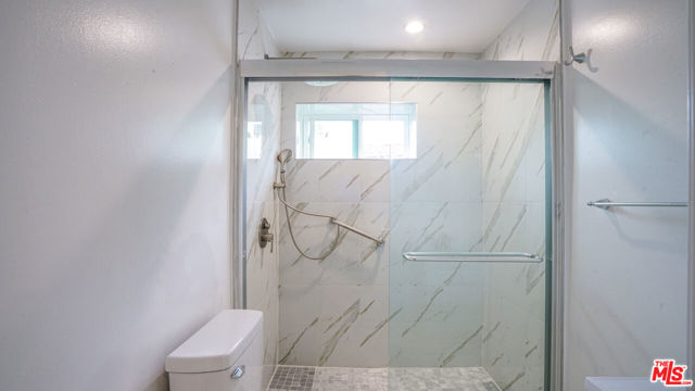 5342 Lexington Avenue, Los Angeles CA: https://media.crmls.org/mediaz/099e32c2-5fca-48ab-aa14-b50c99f93775.jpg