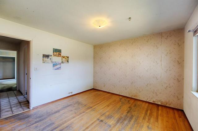 3810 Grove Avenue, Palo Alto CA: https://media.crmls.org/mediaz/099e9247-b823-4388-a3b8-470a755c3a86.jpg