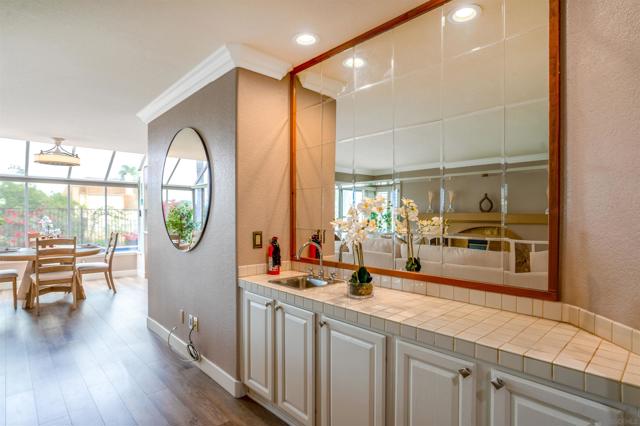 18037 Saponi Ct, San Diego CA: https://media.crmls.org/mediaz/099e98d8-0b3a-4327-b9fb-d9d7e2356bf9.jpg
