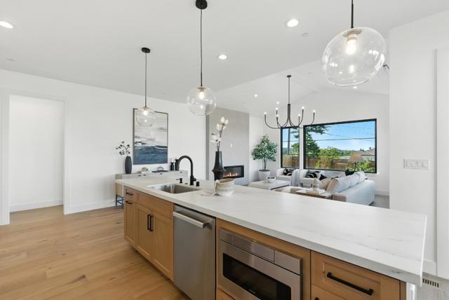 312 W 39th Avenue, San Mateo CA: https://media.crmls.org/mediaz/099ea255-f609-45b2-a986-14988112f0e7.jpg