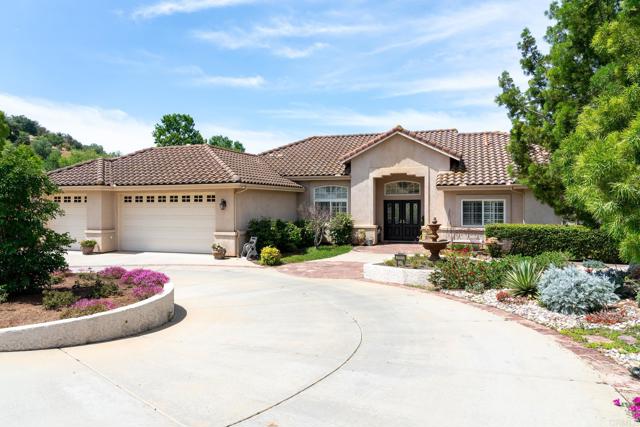 30646 Red Hawk Road, Valley Center CA: https://media.crmls.org/mediaz/099f4a43-ce1a-4871-8ae9-13d04cd75b55.jpg