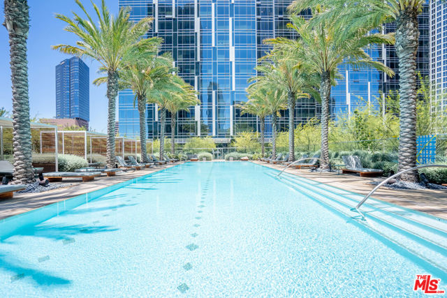 877 Francisco Street, Los Angeles CA: https://media.crmls.org/mediaz/099f961f-79e8-41bc-917c-d38c2a9f5d7b.jpg
