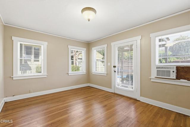 Detail Gallery Image 9 of 19 For 1455 E Villa St, Pasadena,  CA 91106 - 7 Beds | 4/1 Baths