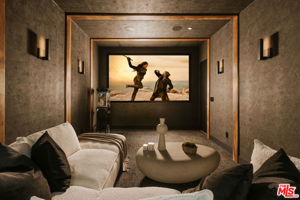 https://media.crmls.org/mediaz/09a04309-f9fc-48b2-b785-3a03bb03fb0e.jpg?preset=X-Large