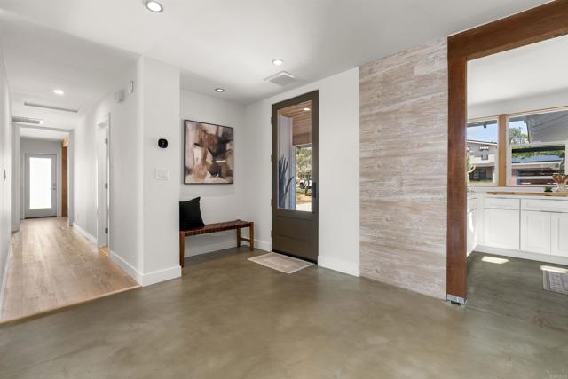 Detail Gallery Image 8 of 64 For 3235 Donna Dr, Carlsbad,  CA 92008 - 4 Beds | 2 Baths