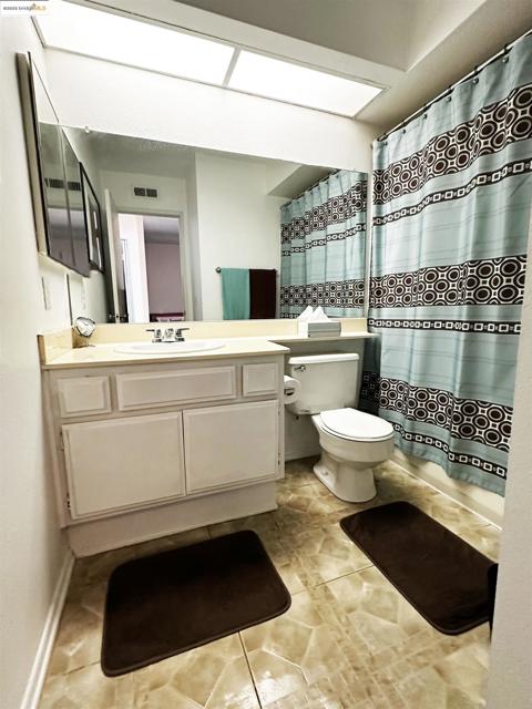 13305 Meyer Rd, Whittier CA: https://media.crmls.org/mediaz/09a12a0d-81cf-442f-86d6-78bb75f3871a.jpg