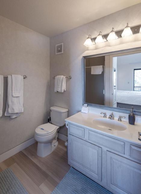 31 Seascape Resort Drive, Aptos CA: https://media.crmls.org/mediaz/09a1663d-9911-4360-b4cc-b04839a15750.jpg