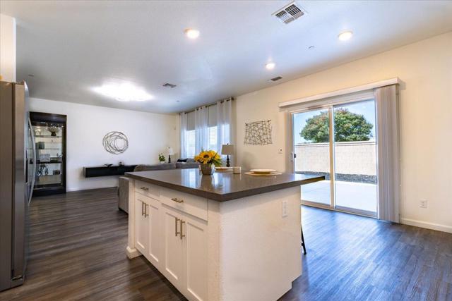 1367 Santini Avenue, Manteca CA: https://media.crmls.org/mediaz/09a17035-a23e-47b7-a32f-17fd8148fea3.jpg