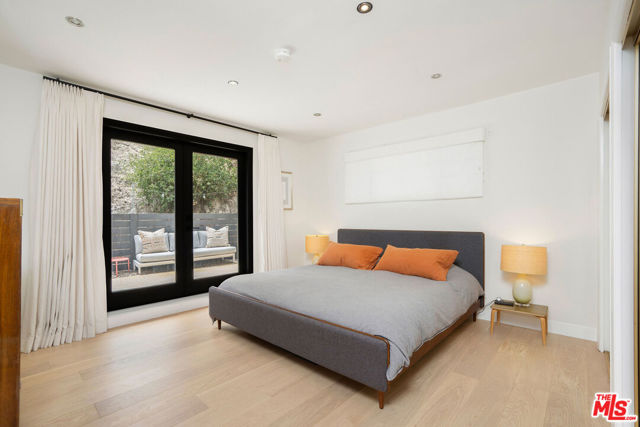 1741 Golf Club Drive, Glendale CA: https://media.crmls.org/mediaz/09a1ad8c-cba1-46d5-bf23-cd2824decc72.jpg