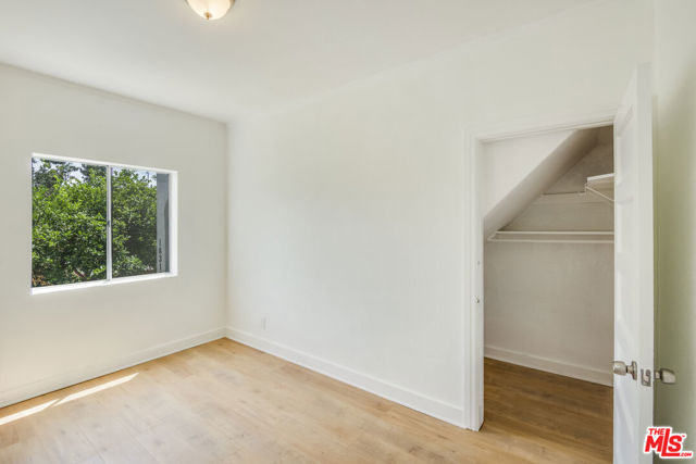 1827 W 24th Street, Los Angeles CA: https://media.crmls.org/mediaz/09a21ee2-ca6f-4340-b1ad-ddce4778673f.jpg