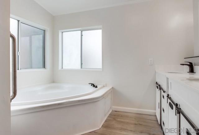 1010 E Bobier, Vista CA: https://media.crmls.org/mediaz/09a234ac-9379-4f97-b16a-4f59a32f0969.jpg