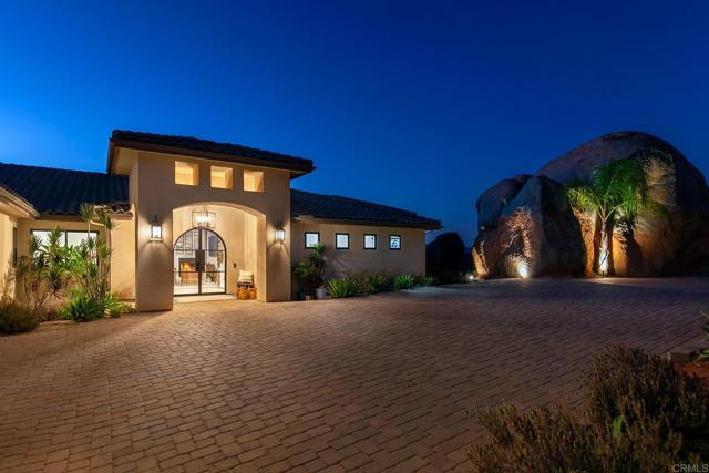 Detail Gallery Image 3 of 74 For 328 Amy Way, Alpine,  CA 91901 - 4 Beds | 3/1 Baths