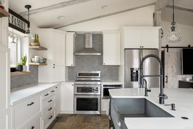 200 Neptune Avenue, Encinitas CA: https://media.crmls.org/mediaz/09a39b88-ce88-4c39-a3f2-419d1d9e314b.jpg